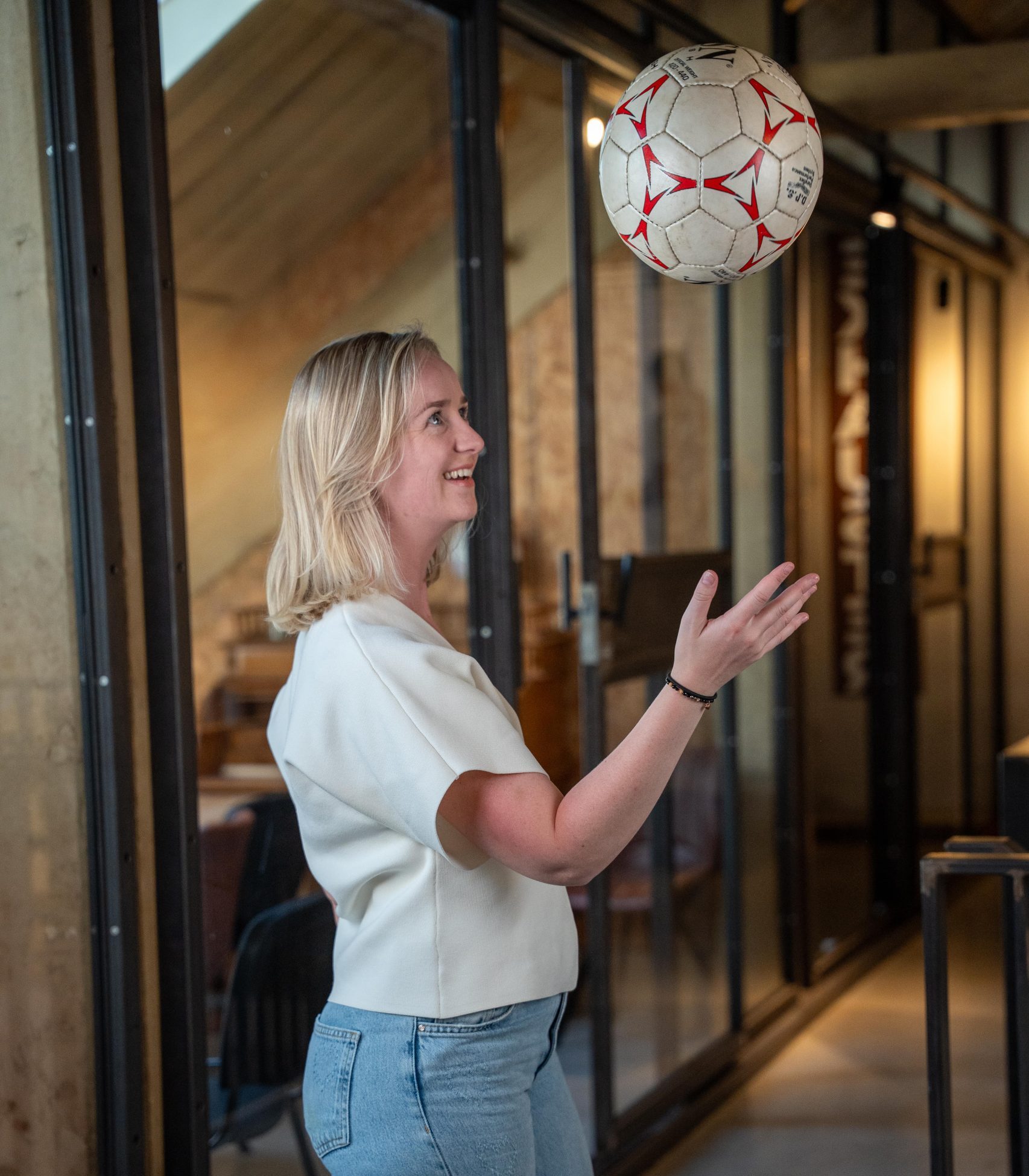 Dorinke met voetbal