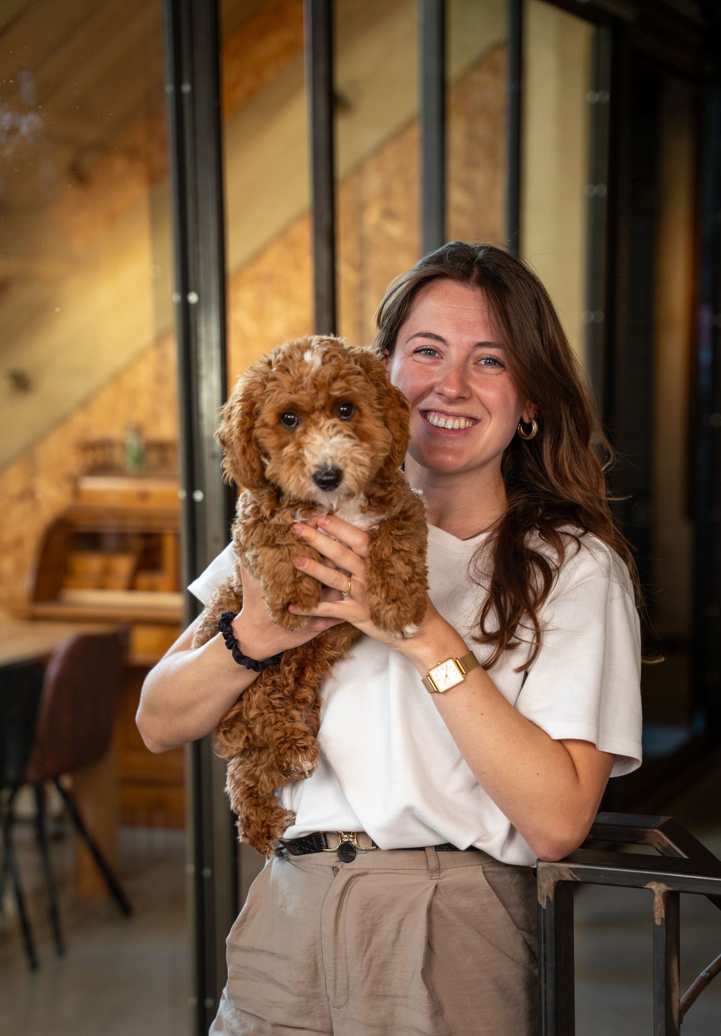 Amy Jorink met hond Tobi