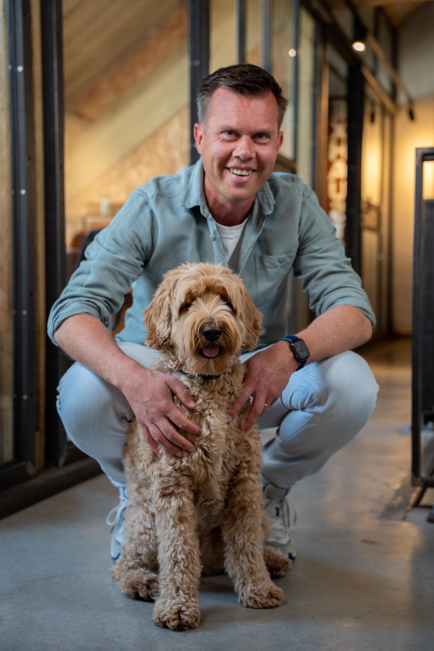 Thomas en hond Nala