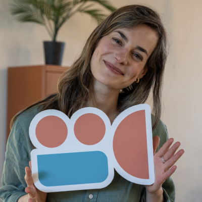 Vrouw met Frescon-logo